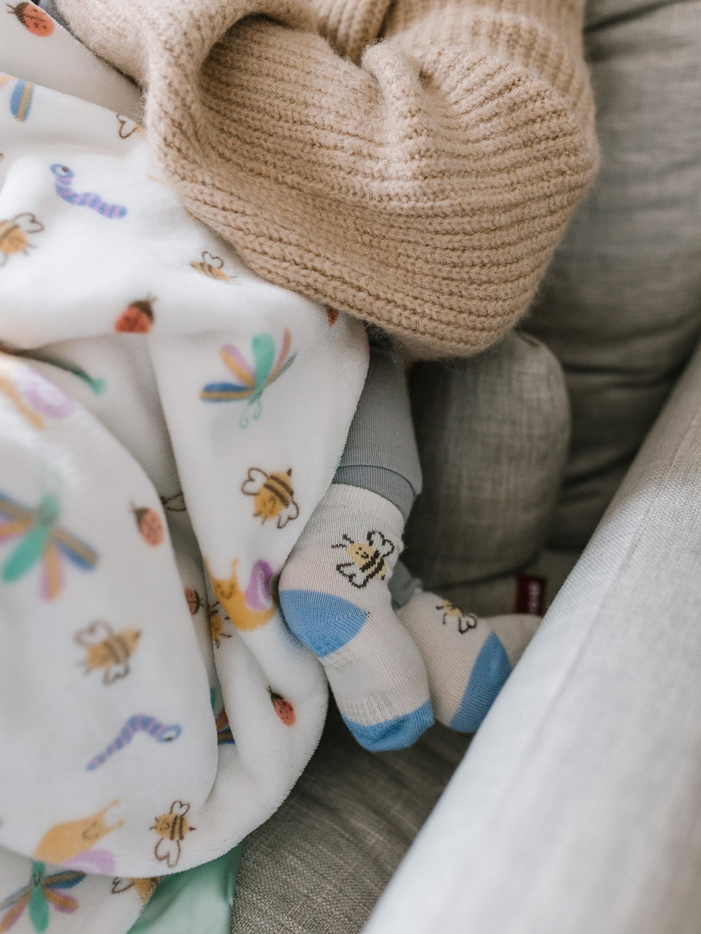 Ultra-Soft Thick Reversible Baby Blanket - Love Bug